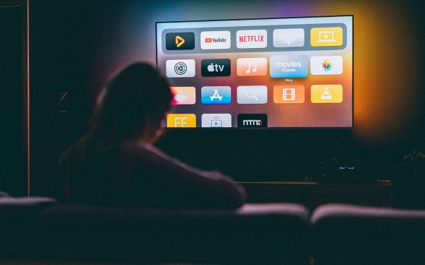 Melhores aplicativos para assistir filmes e séries online grátis 2023