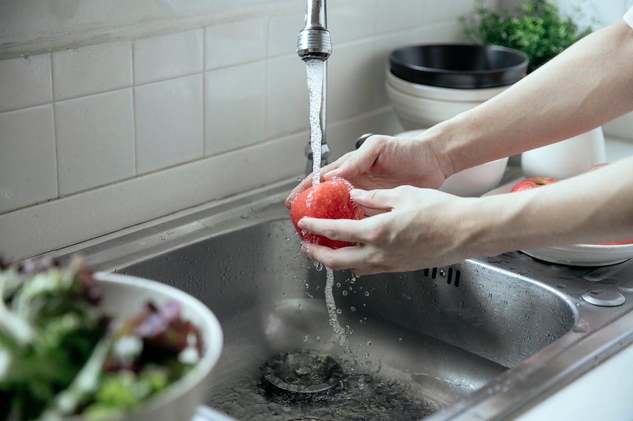 Dicas para evitar entupimentos em pias de cozinha